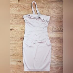 Very pretty satin dress. Women's size 4